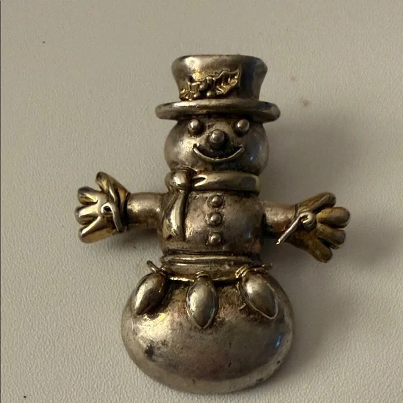 MJ Signed Vintage Silver Tone snowman Christmas winter Print Oval Brooch / Pin