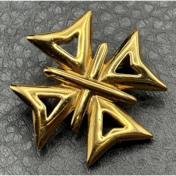 Napier Gold Tone Maltese Cross Brooch Pin Vintage Dimensional Textured EXC!