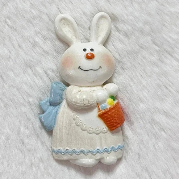 🔮 5/$25 Vintage‎ 1975 Hallmark Bernadette Easter Bunny Pin