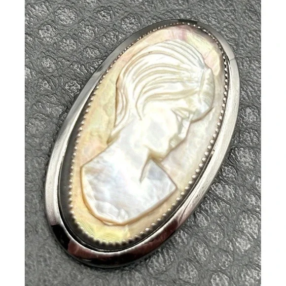 Vintage 12K White Gold Filled Mother of Pearl Abalone Lady Cameo Brooch Pin