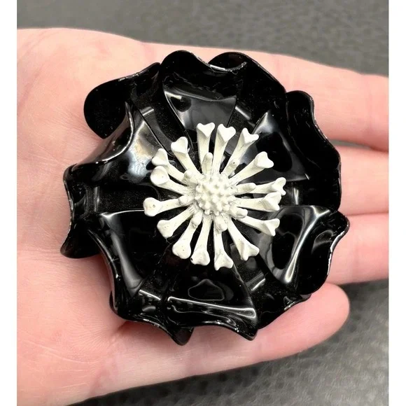Vintage Black White Enamel Flower Brooch Pin Statement Mod Pop Art