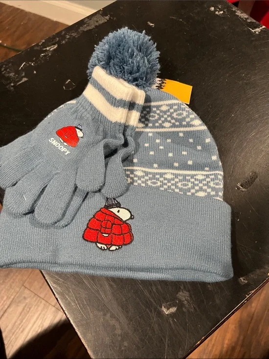 Peanuts Light Blue Knit Pom Beanie & Glove Set with Red Snoopy Patch