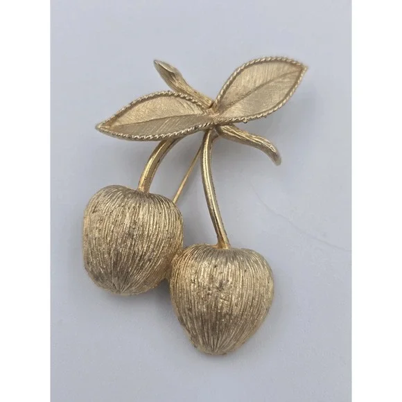 Vintage Sarah Coventry Gold‎ Tone Textured Cherry Leaves Brooch Pin