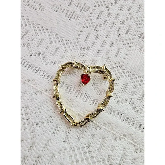 Vintage Heart Brooch Pin Twisted Vines Red Rhinestone Valentines Love Romance