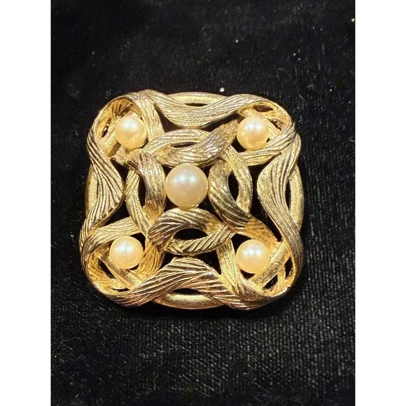 Vintage M. Jent Gold Tone Brooch Faux Pearls Woven Design Signed