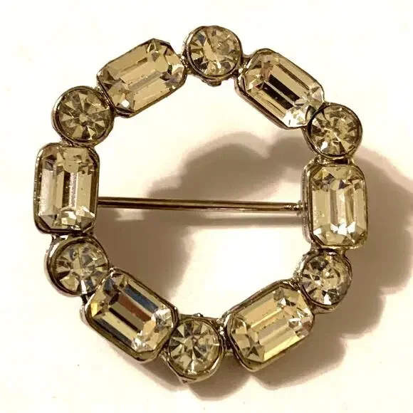 Clear Rhinestone‎ Wreath Brooch/Pin