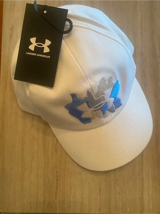 NWT Girls Under Armour Baseball Cap with Logo