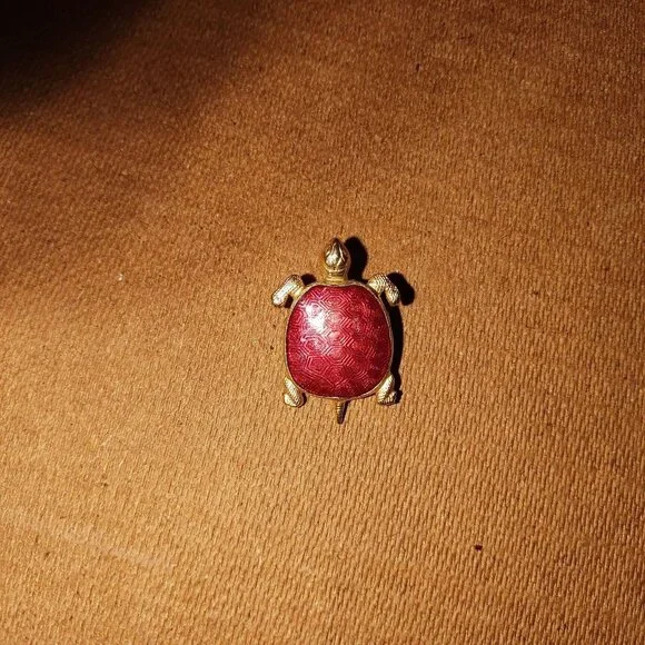 Vintage Gold Tone Turtle Brooch Pin With Red Enamel Shell