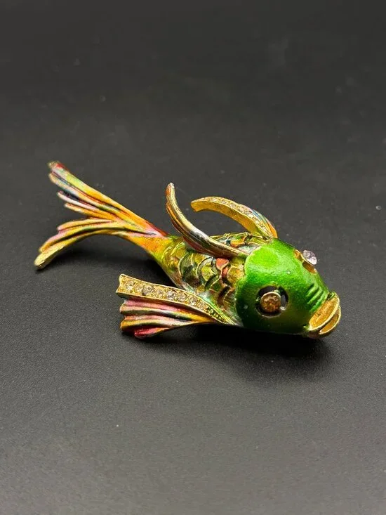 Vintage Unsigned Enamel koi Fish Brooch Pin Rhinestone Gold Tone Colorful