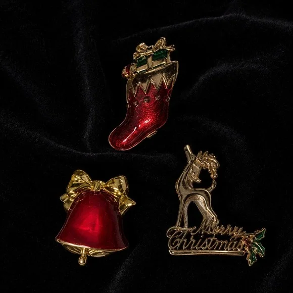 Brooch Set Women Red Gold Excellent Christmas Stocking Bell Reindeer Holiday Pin