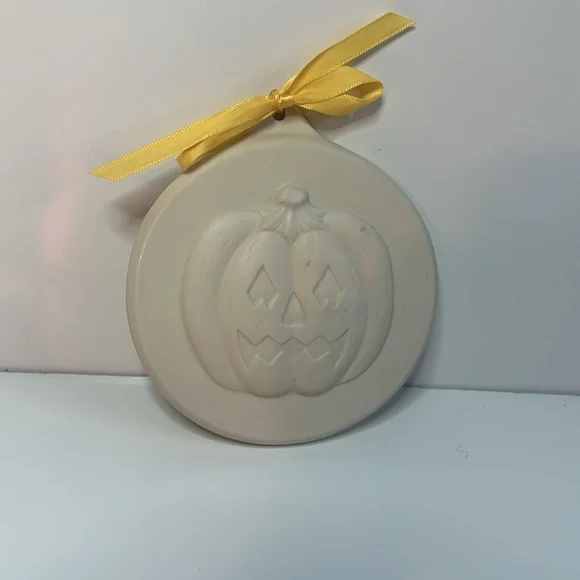 “Pumpkin” Clay/Ovenproof Cookie Mold‎ Jack O'Lantern