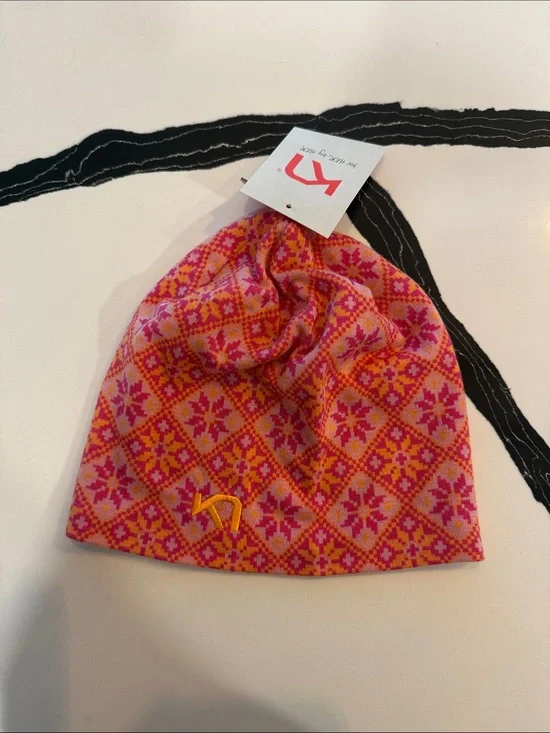 Kari Traa Pink & Orange Patterned Knit Beanie