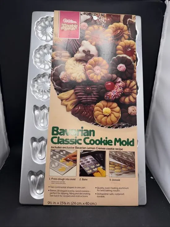 Vintage Wilton Bavarian Classic Cookie Mold Pan Cast Aluminum 18 Cookie Baker