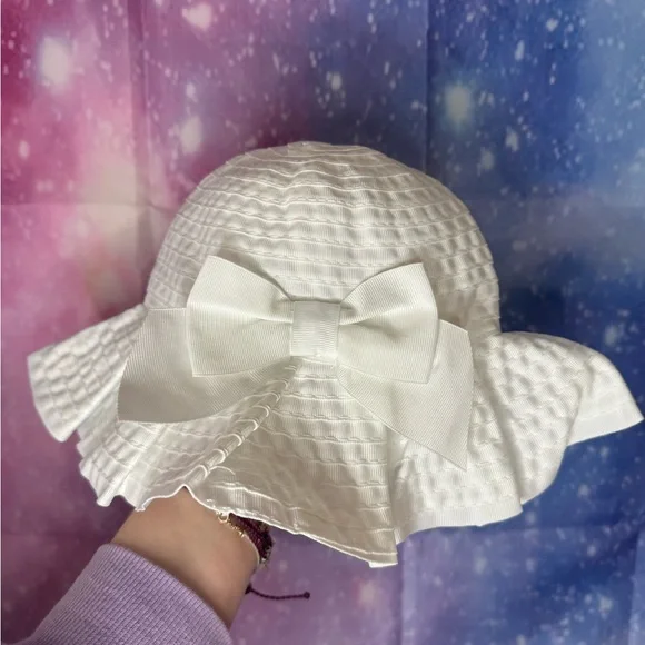 New girls Janie and Jack white bow hat size 0-3 months 🛍