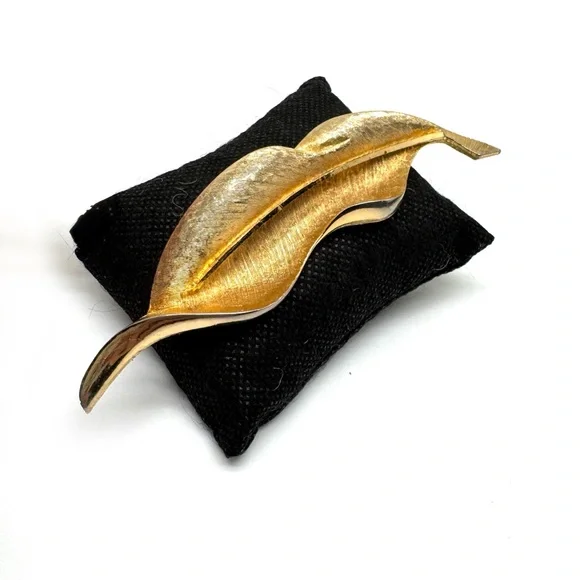 B.S.K. Vintage Brushed Goldtone Leaf Brooch Midcentury Pin