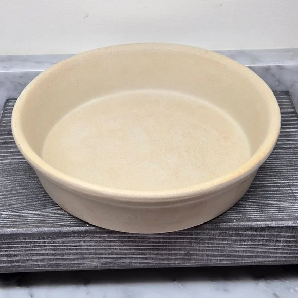 Pampered Chef 8 inch Deep Dish Natural Stoneware Pie Plate Family‎ Heritage USA
