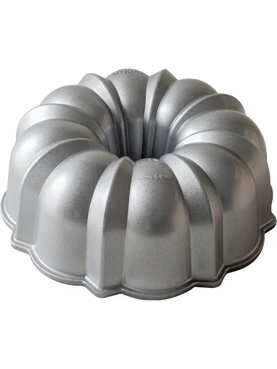 Classic 12-Cup Bundt Pan - Nonstick Bakeware for Perfect Cakes & Desserts