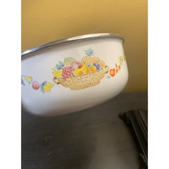 Kobe Kitchen Mixing Bowl Enamelware Fruit Basket Print Vintage 6 1/4