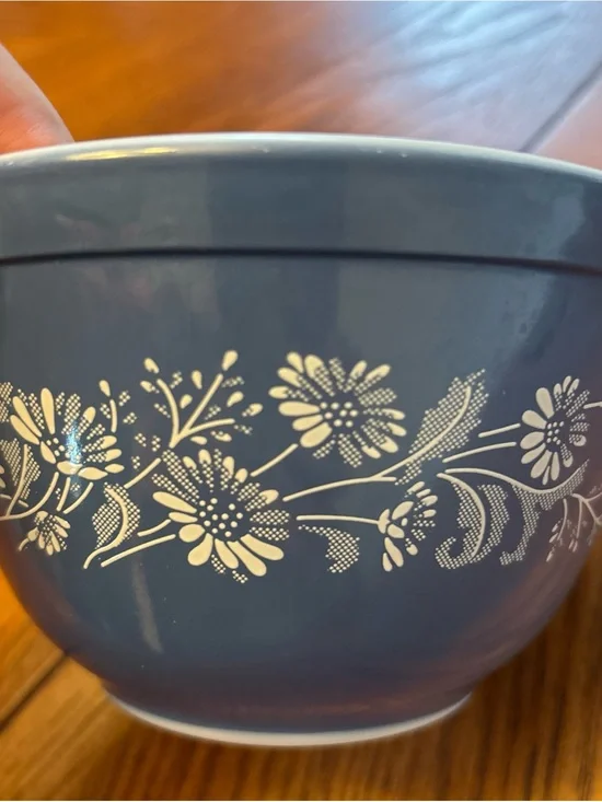 Pyrex Colonial Mist 401 mixing bowl