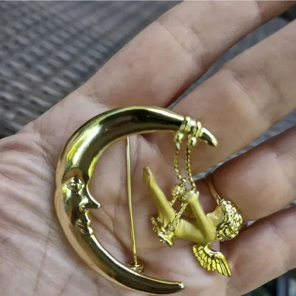Cerub Swing Moon Pin Brooch
