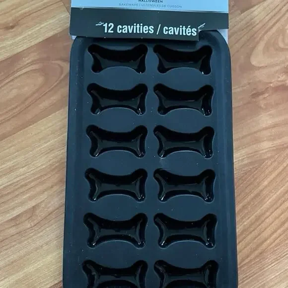 Celebrate‎ It Bones Silicone Treat Mold