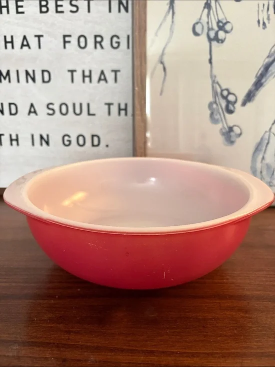 PYREX #024 Vintage 2-Quart Flamingo Pink Round Baking Dish