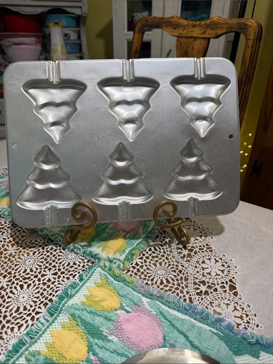 Wilton Silver Aluminum Christmas Tree cookie Pan