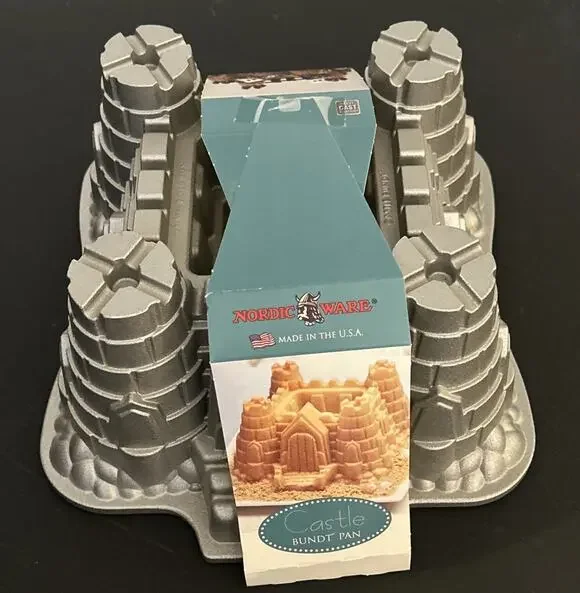 Nordic Ware Castle Bundt Cake Pan 10 Cup Heavy Duty Non-Stick Cast Aluminum New