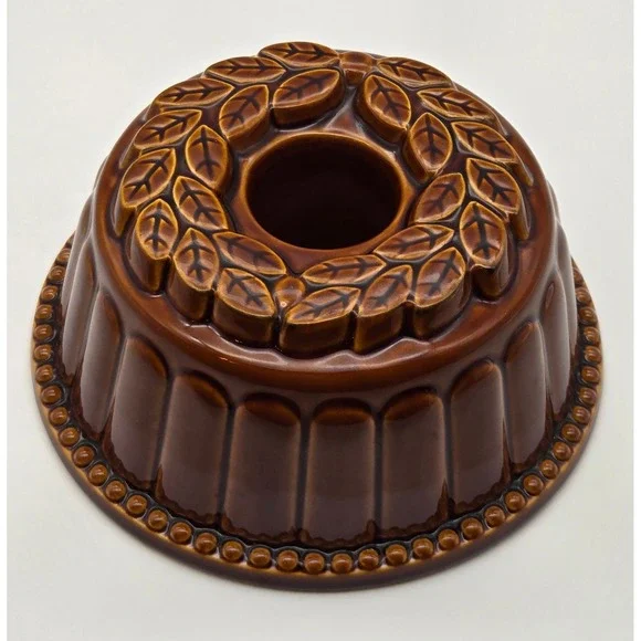 Vintage Brown Ceramic Bundt Cake Mold Pan Leaf Wreath Glazed Pottery Baking Dish