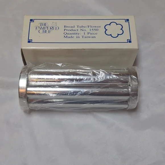 THE PAMPERED CHEF  Bread Tube Flower Mold #1550 Holiday Baking Kitchen