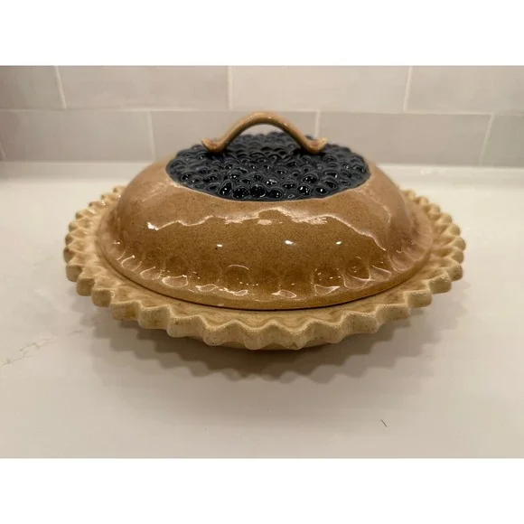 Vintage‎ Ceramic Blueberry Pie Dish w Lid and Recipe Speckled Tan 11 Inch Baker