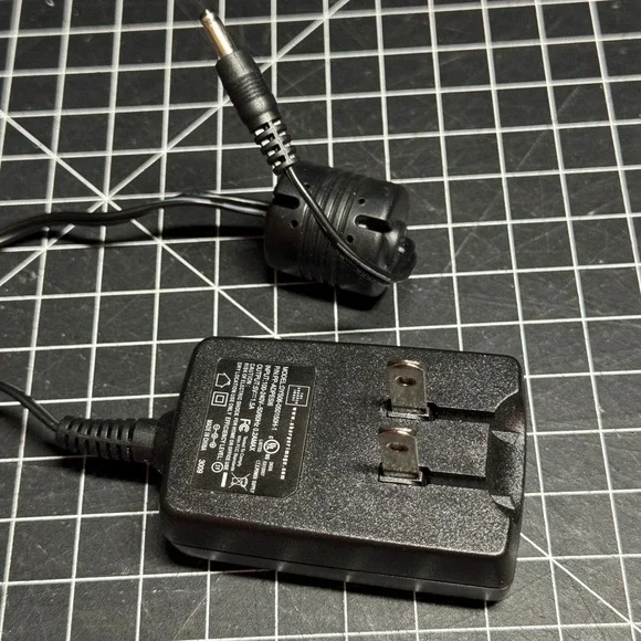 Sharper Image AC DC Power Adapter 5V 1.5A DYS06-050150H-1 Wall Charger Works