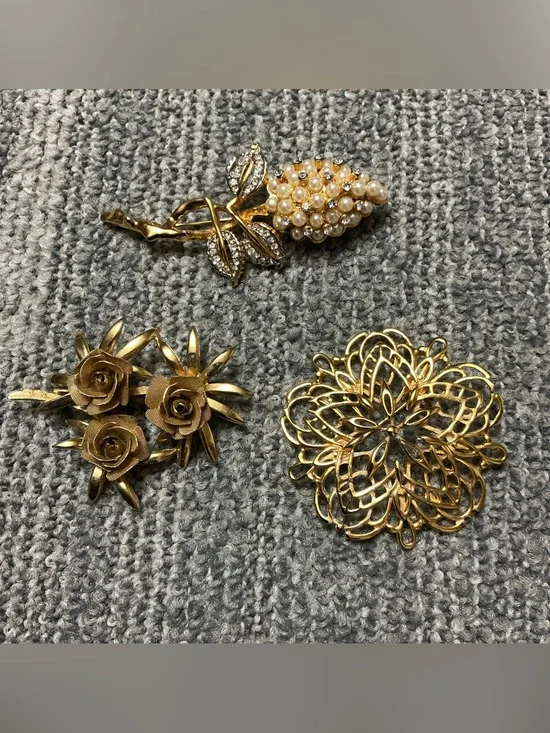 Bundle 3 Gold Tone Brooches Floral Rhinestone BROOKS