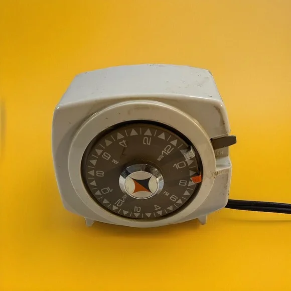 Vintage Intermatic Time All Timer For Lamps‎ and Appliances – Model A221-6 Works