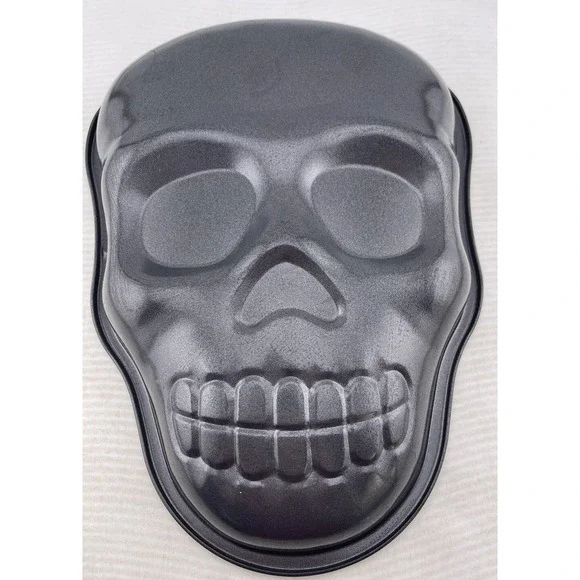 Skull Shaped Cake Pan‎ ~ Halloween Nonstick