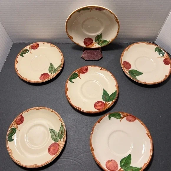 6 Franciscan apple pattern‎ vintage saucers