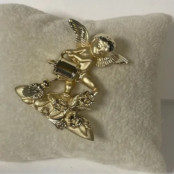 American Jewelry Company Vintage Matte and Satin Gold Finish Angel Brooch