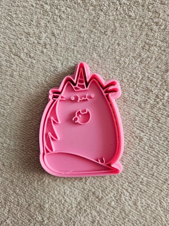 Pusheen cookie cutter