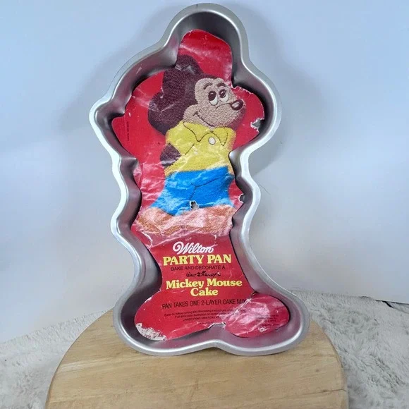 Wilton Mickey Mouse Cake Pan Vintage Disney‎ Party Pan 1978 Collectible
