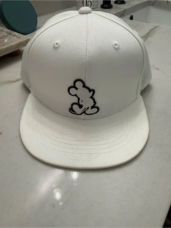 Kids White Snapback Hat Mickey Mouse Patch