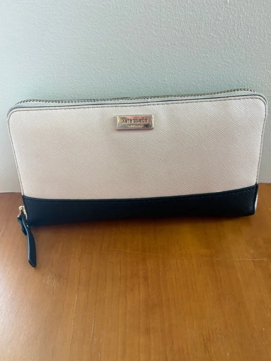 Kate Spade Wallet Beige Black Laurel Way Neda Zip Around Continental WLRU2670