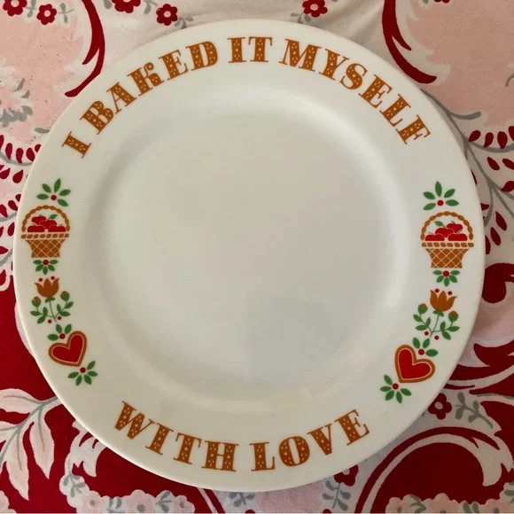 AVON  Baked with Love 9