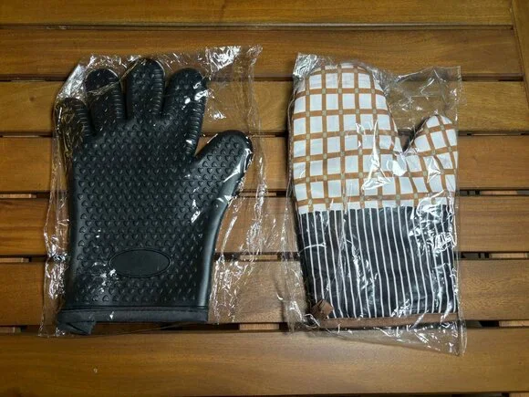Oven Mitt & Silicone BBQ Glove Set – New