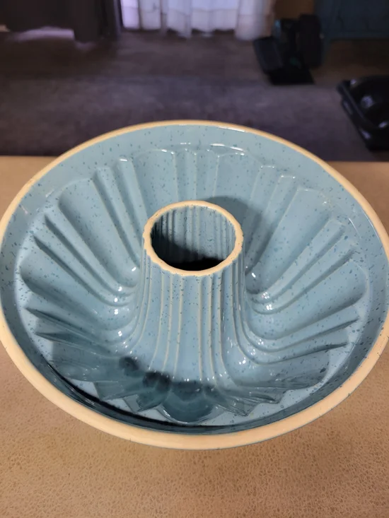 Paula Deen Stoneware Ceramic Bundt Cake Fluted Baking Pan
