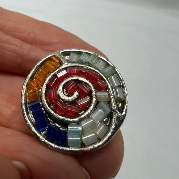 Spiral beaded pin