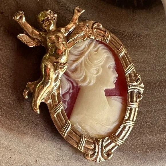 Vintage Estate Signed Raffine Victorian Carved Cameo Brooch Pin Gold With Angel