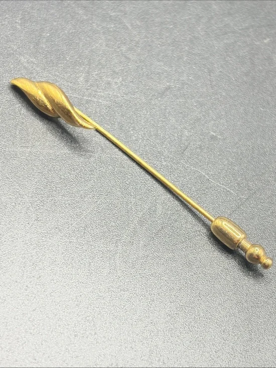 Monet Vintage Gold Tone Metal Wave Motif Stick Pin Hat Pin Brooch Jewelry