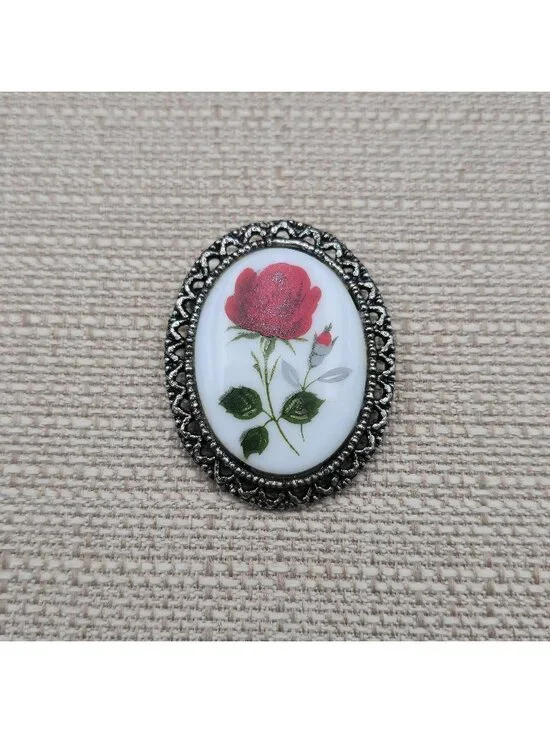 Vintage Red Rose Cameo -Floral with Filigree Frame Pin Brooch B1437