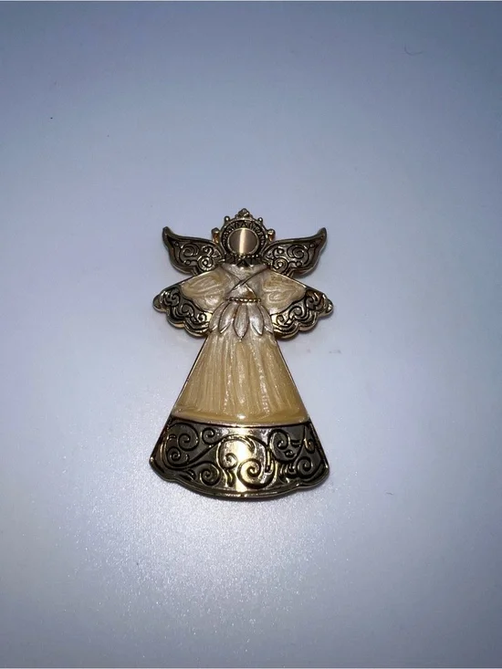Vintage Kenneth Cole angel brooch pin