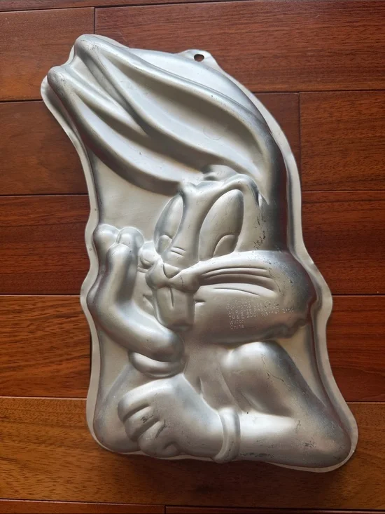 Wilton Bugs Bunny Character Cake Pan Looney Tunes Retired Baking Mold